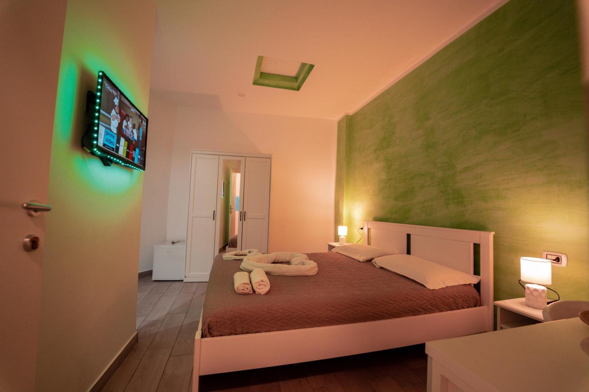 Hotel O Vic' Stritt' à Naples Extérieur photo