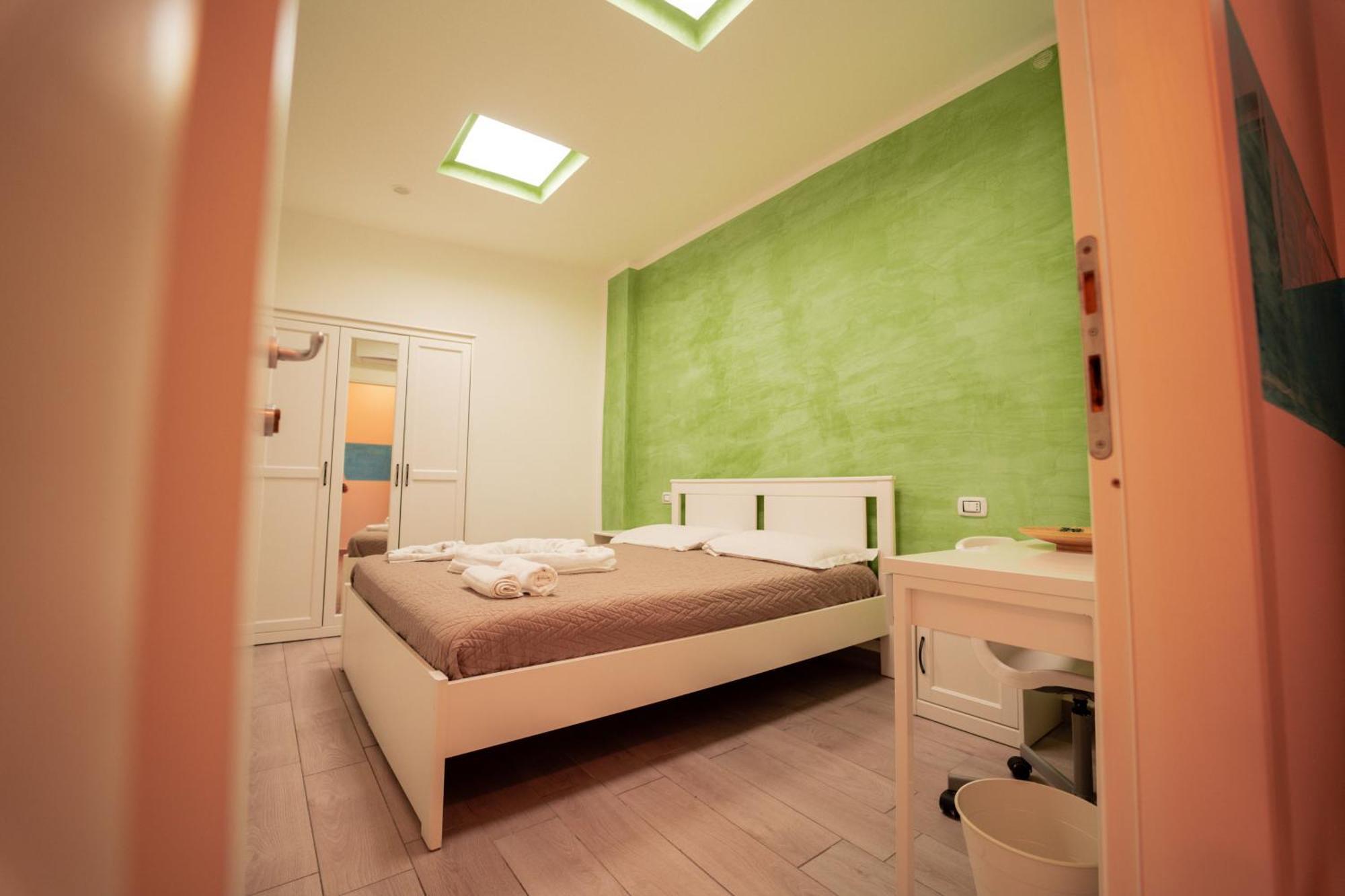 Hotel O Vic' Stritt' à Naples Extérieur photo