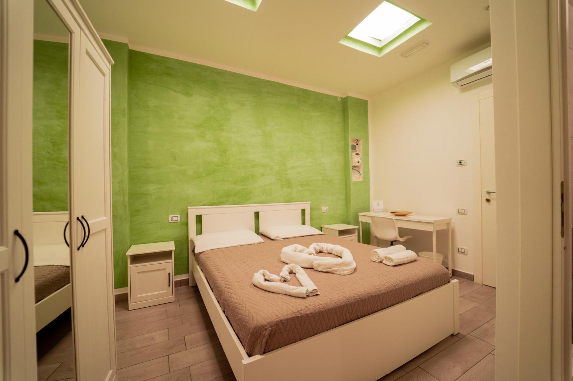 Hotel O Vic' Stritt' à Naples Extérieur photo
